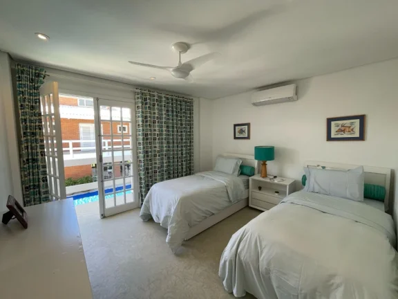 Imagem Casa única na Riviera de São Lourenço: Módulo 5: 6 quartos, 6 suítes. Pé na areia frontal, vista para o mar e amplo espaço gourmet.