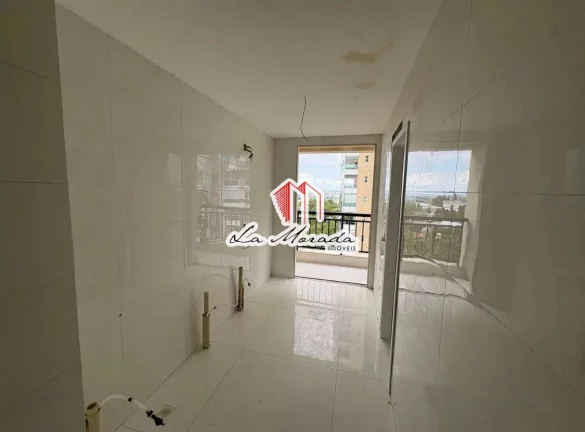 Imagem La Maison, Adrianópolis, 220m2, 4 suites, 4 vagas, VENDA!