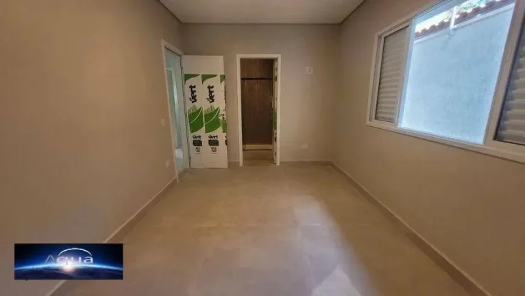 Imagem Casa para Venda em Praia Grande, Solemar, 4 dormitórios, 1 suíte, 2 banheiros, 3 vagas