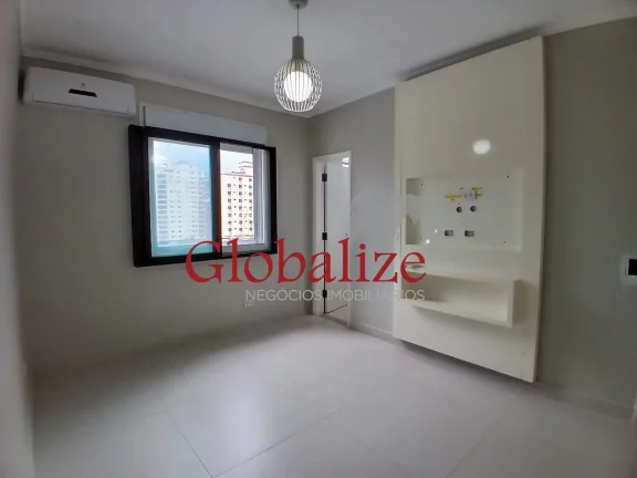 Imagem Apartamento Reformado com 02 suítes vaga de garagem elevador portaria 24h na Pompéia - Santos R$ 849.000,00