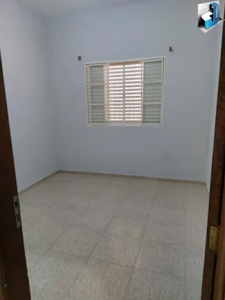 Imagem Casa a venda no Centro de Tatuí a 200m da praça da Matriz.