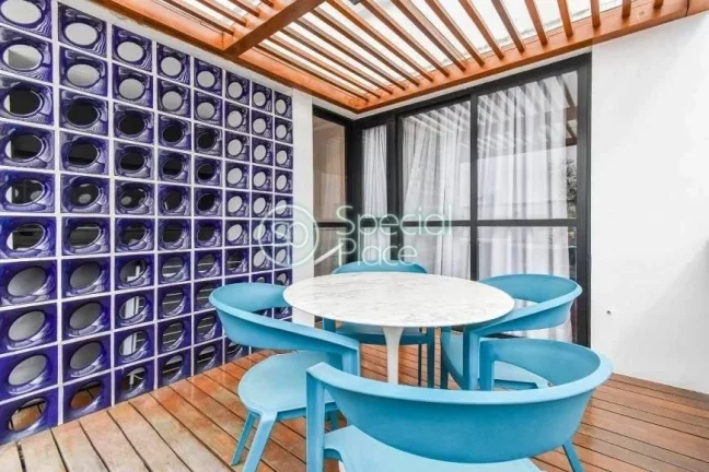 Imagem Cobertura com 87m² de área privativa, 1 suíte e 1 vaga na garagem. Reformada e mobiliada. No prim...
