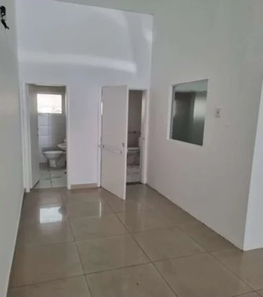 Imagem Excelente Ponto Comercial na Vila Trujillo - Sorocaba/SP: 2 Banheiros, 5 Vagas de Garagem, 150m² de Área! Venha Conferir!