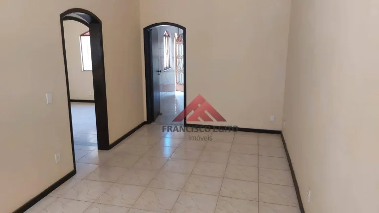 Imagem Casa com 3 dormitórios à venda, 250 m² por R$ 300.000,00 - Neves - São Gonçalo/RJ