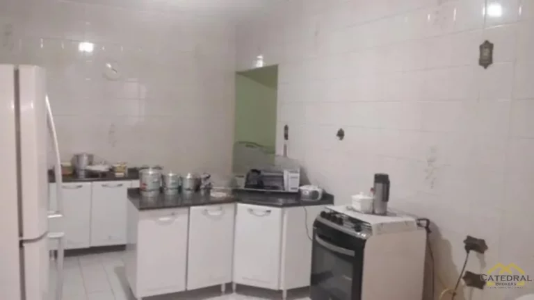 Imagem Casa térrea com 2 quartos e 2 vagas cobertas à venda - Vila Liberdade - Jundiaí