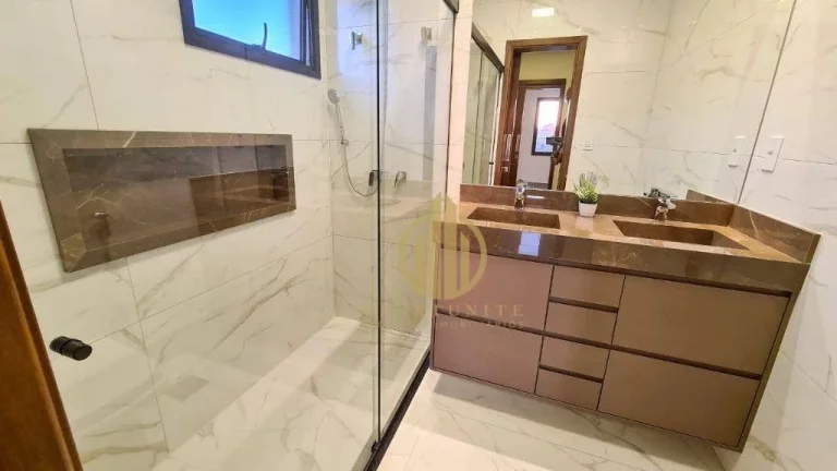 Imagem Sobrado no Vivendas da Mata com 3 suítes e piscina.