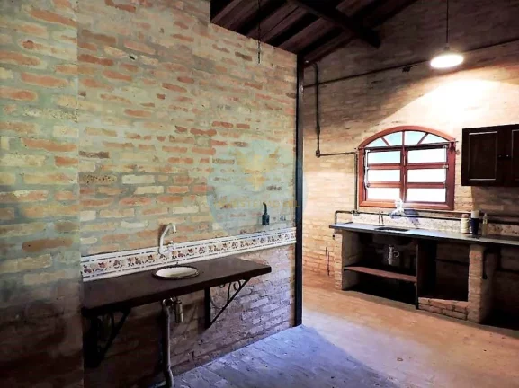 Imagem Casa em Condomínio a Venda no bairro Granja Viana - Jandira, SP