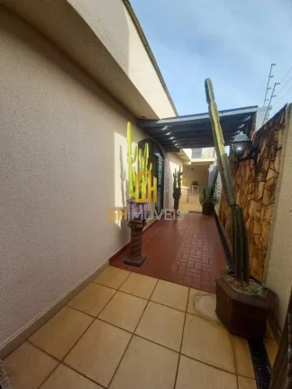 Imagem Casa com 3 quartos no Setor Recanto Minas Gerais, em terreno com 360,25m² com 242,89m² de área co...
