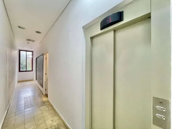 Imagem Centro Com. ÁAREA - Salas 1 e 2 - 81,01 m² + 2 vagas- ALUGADO C/ RENDA