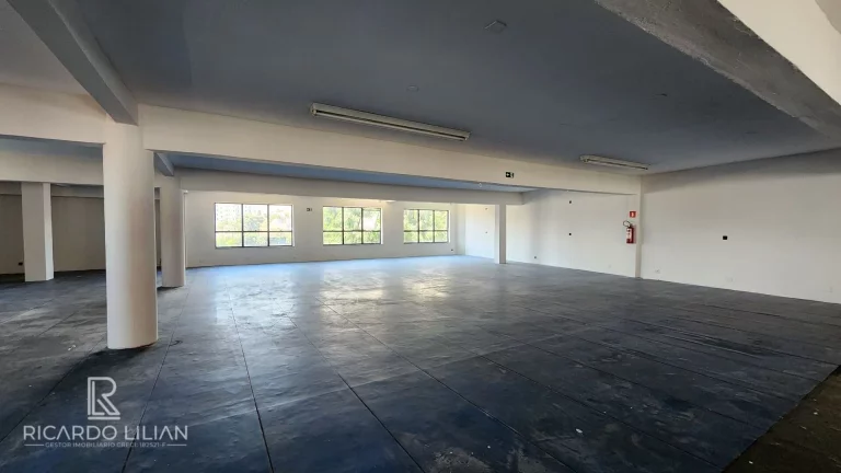 Imagem "Olha o Preço desse Imóvel!!!!! Prédio Comercial de 2558m² em Guarulhos: Ideal para Diversos Negócios!"