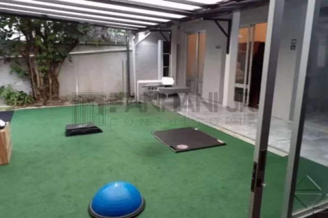 Imagem Casa Comercial à Venda/Locação em São Paulo-SP, Jardim América: 6 salas, 4 banheiros, 4 vagas, 350m²!