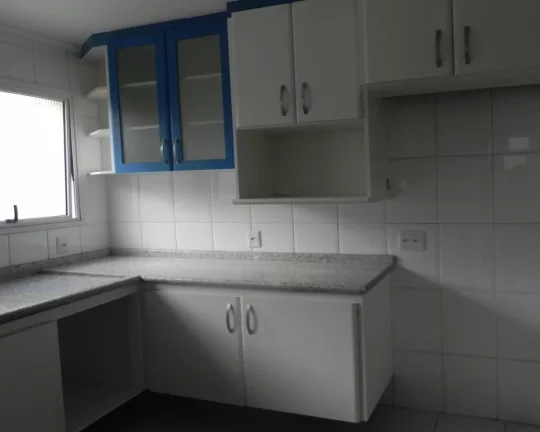 Imagem Vendo casa em condomínio fechado 3 suítes , Parque dos Príncipes