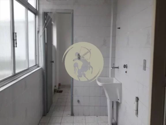 Imagem OPORTUNIDADE!!! PARA INVESTIDORES APARTAMNTO GRANDE, FRENTE, COM ELEVADOR, LOCALIZAÇÃO PREVILEGIAD...