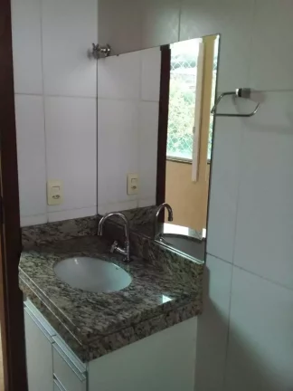 Imagem Casa duplex à venda, 3 quartos, 1 suíte, 2 vagas, Localização Privilegiada - Santa Luzia/MG