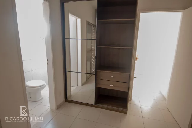 Imagem "Espaçosa cobertura duplex de 3 dormitórios e duas vagas de garagem: seu novo lar perto de tudo!"