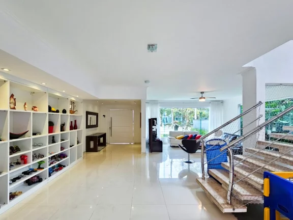 Imagem Impecável Residência de Luxo na Riviera de São Lourenço Módulo 30: 5 Quartos, 5 Suítes, 3 Salas, 6 Vagas, 480m² - Bertioga-SP!