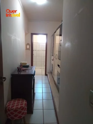 Imagem Casa para locação no Parque dos Lagos em Ribeirão Preto-SP: 3 quartos, 1 suíte, 2 salas, 3 banheiros, 1 vaga, 354m² de área.