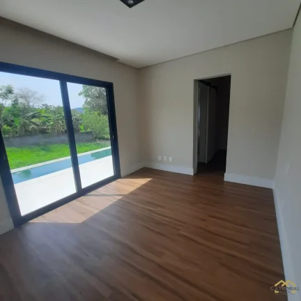 Imagem Casa em Condomínio À Venda em Itatiba/SP com 4 suítes com closet e piscina