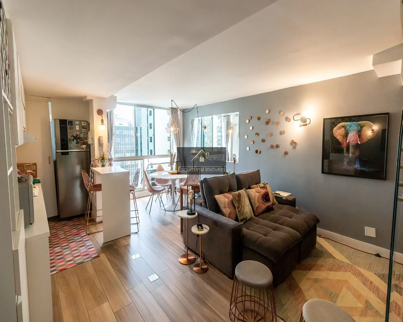 Imagem NO CORAÇÃO DO CHARMOSO BADALADO BAIRRO ITAIM APARTAMENTO DUPLEX 49,32 M 1 DORMITÓRIO SUÍTE SALA 2 AMBIENTES COZINHA ABERTA AR-CONDICIONADO 1 VAGA