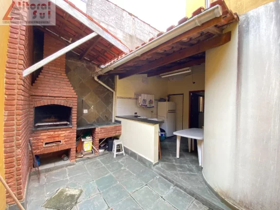 Imagem casa isolada na mirim praia grande