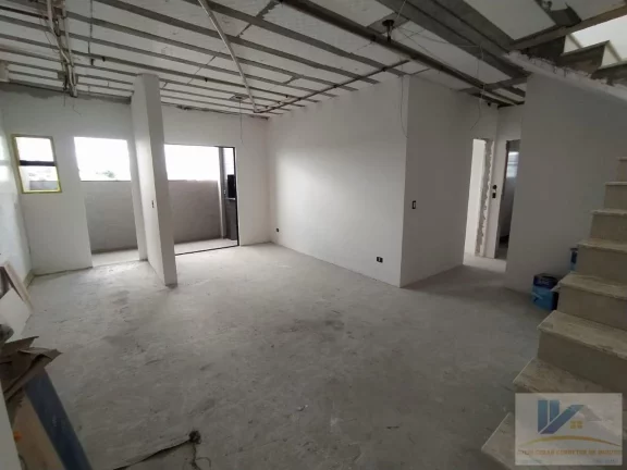 Imagem Cobertura Duplex para Venda em São José dos Pinhais, São Cristóvão, 4 dormitórios, 1 suíte, 2 banheiros, 2 vagas