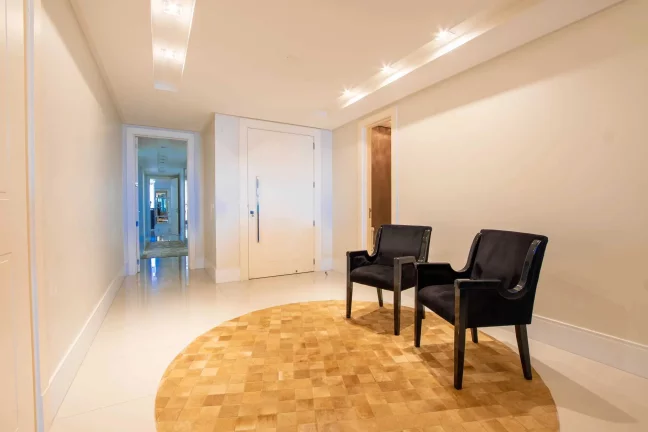 Imagem Apartamento diferenciado com 4 suítes e 5 vagas de garagem no Centro de Balneário Camboriú/SC