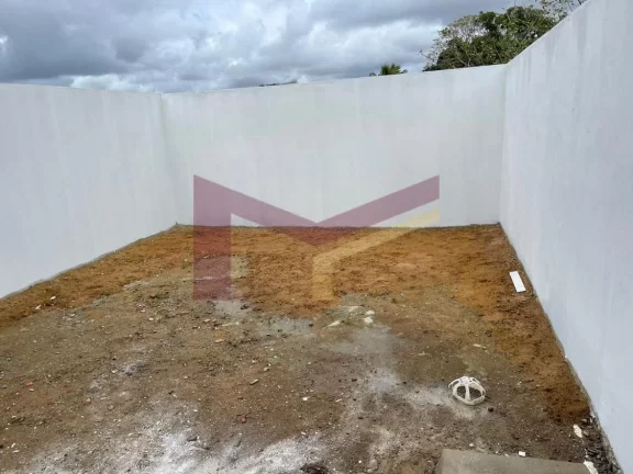 Imagem Casa 2/4 na Conceicao