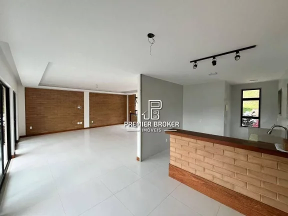 Imagem Casa com 4 dormitórios à venda, 200 m² por R$ 1.500.000,00 - Albuquerque - Teresópolis/RJ