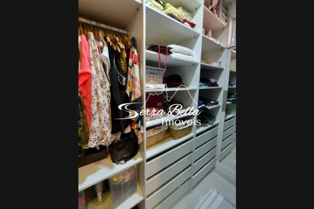 Imagem Casa com 4 dormitórios à venda, 250 m² por R$ 680.000,00 - Barra do Imbuí - Teresópolis/RJ