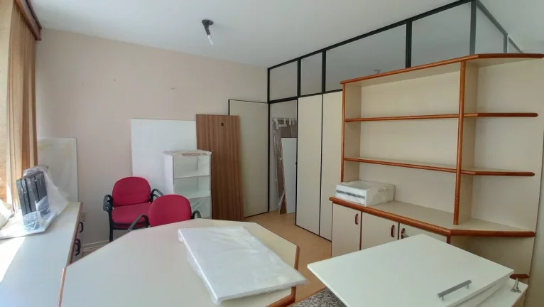Imagem Sala/Conjunto Comercial à Venda, 60,79m2, Dividida Em 3 salas, Com Vaga de Garagem - Centro, Florianópolis/SC
