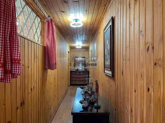 Imagem Casa à venda em Campos do Jordão – Com 4 dormitórios e linda vista