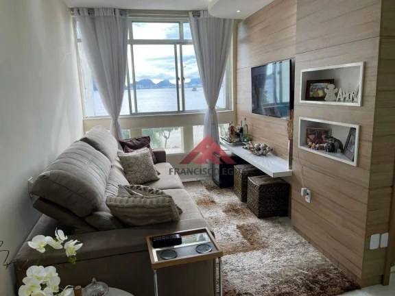 Imagem Praia de IcaraíVenha morar num charmoso apartamento com 3 quartos, sendo 1 suíte com armários embutidos, na Praia de Icaraí, ao lado da UFF (Reitoria)