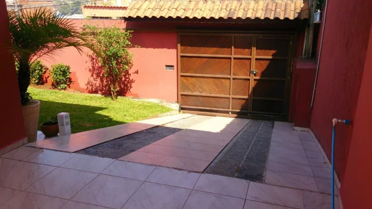 Imagem Casa à venda em Taboão da Serra-SP, Jardim São Judas Tadeu: 2 quartos, 1 banheiro, 95m² de área!