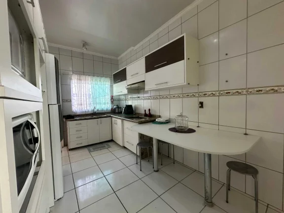Imagem Casa com 4 suítes e 3 vagas de garagem no Bairro Dom Bosco em Itajaí/SC
