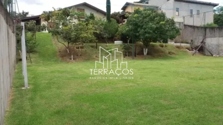 Imagem CASA COM 3 DORMITÓRIOS EM BAIRRO NOBRE NA CIDADE DE ATIBAIA.
