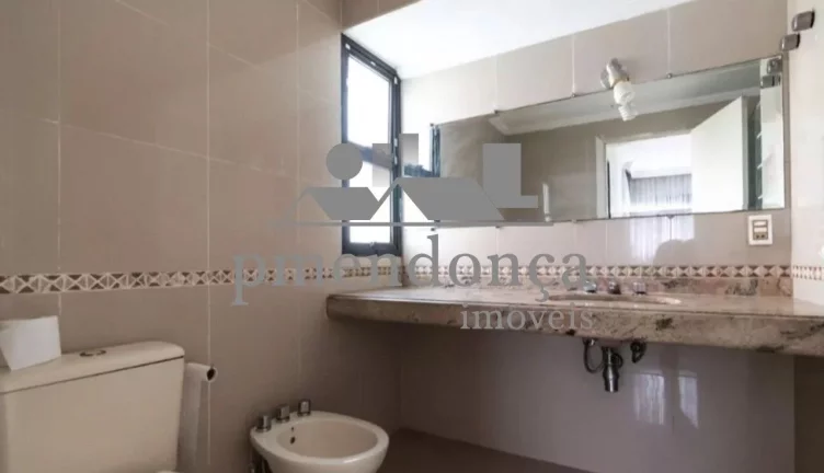 Imagem Apartamento à venda na Rua Rodésia com 3 suítes e 3 vagas, 172m²