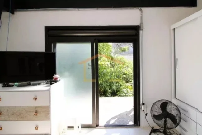 Imagem Casa estilo rústico industrial em condomínio fechado com guarita e segurança 24h. Terreno de 278m...