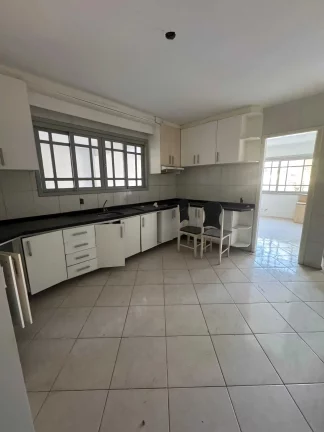 Imagem Casa com 3 dormitórios sendo 1 suíte e 2 vagas - Guanabara | Joinville/SC