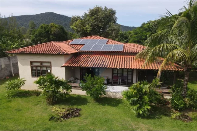 Imagem Casa com três dormitórios com banheiro no Condado .