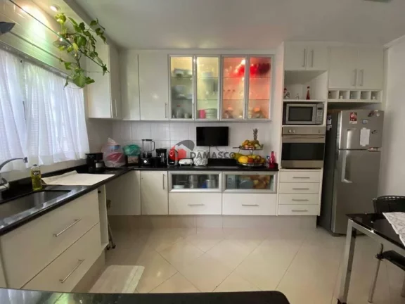 Imagem Sobrado à venda 2 Quartos, 2 Suites, 2 Vagas, 180M², Quinta da Paineira, São Paulo - SP