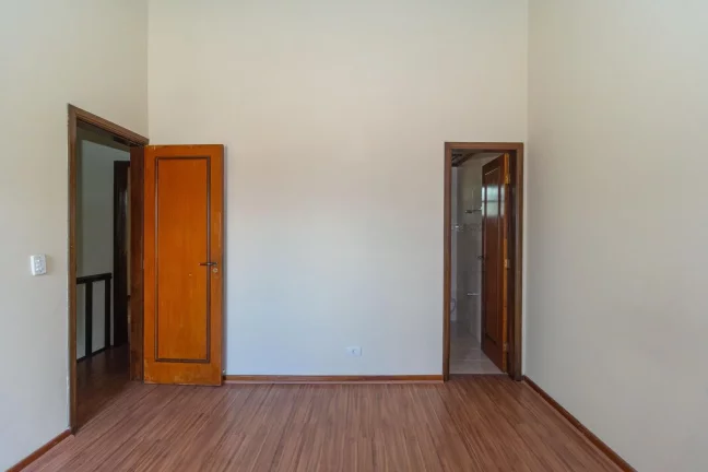 Imagem Sobrado de 3 quartos no bairro Lindóia