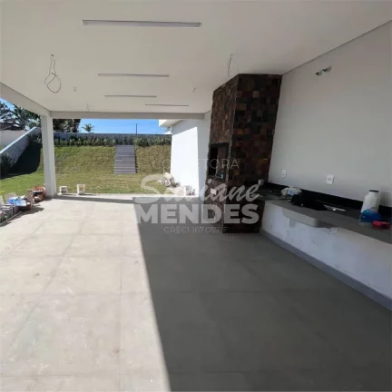 Imagem Casa com 4 suítes, nova com 360m² no condomínio Saint Charbel