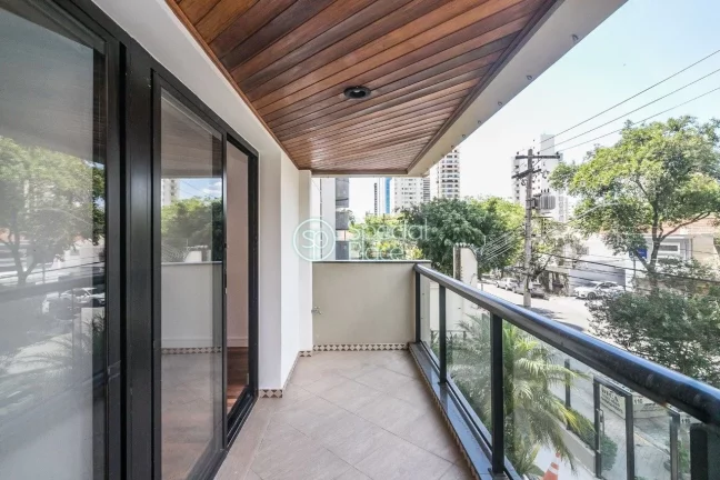 Imagem Apartamento belíssimo, com ambientes amplos em uma planta bem distribuída. Conta com 3 dormitório...