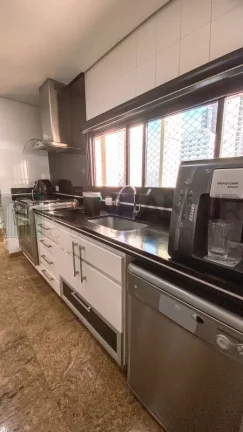 Imagem Apartamento de Luxo no Tatuapé: 3 quartos, 3 suítes, 3 salas, 4 banheiros, 3 vagas de garagem, 224m². Venha conferir!