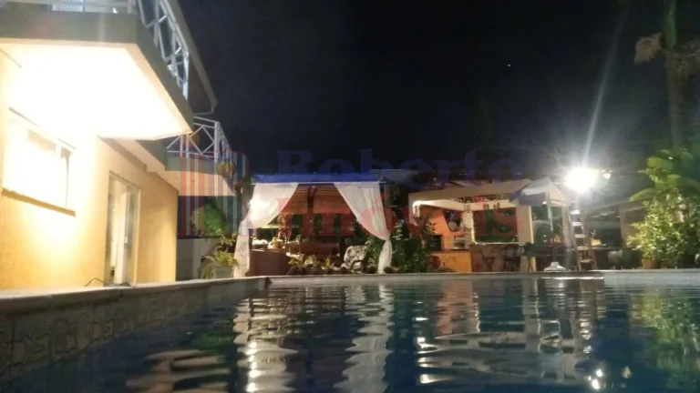 Imagem Casa de Locação Temporada com Piscina e Quiosque com Área Gourmet