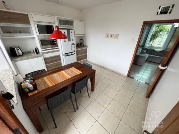 Imagem Casa com Piscina na Trindade