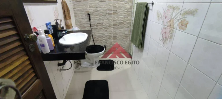 Imagem Casa com 4 dormitórios à venda, 243 m² por R$ 380.000,00 - Barreto - Niterói/RJ