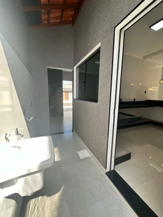 Imagem Casa de Luxo no Jardim Natal I, Piscina Aquecida, Suite com Closet Amplo, Iluminação e Paisagismo