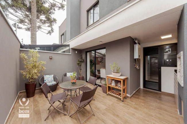 Imagem Sobrado com 3 quartos sendo 1 suíte à venda, 118 m² por R$ 795.000 - Santa Cândida - Curitiba/PR