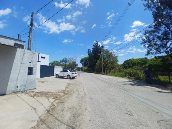 Imagem Belo galpão 800m² com pé direito alto, encostado na Rodovia Raposo Tavares- Sorocaba/SP